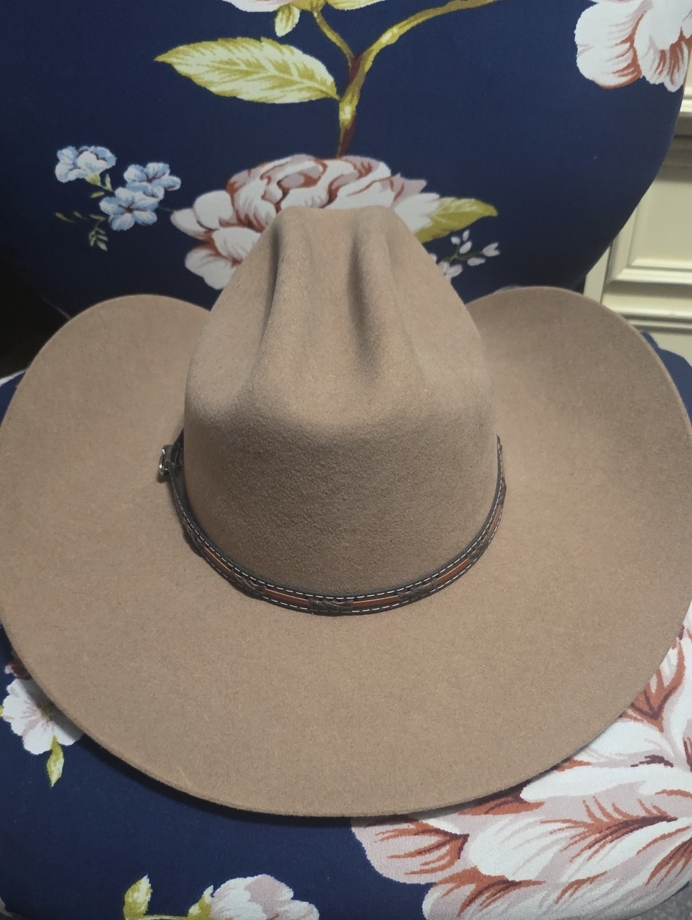Justin Cowboy Tan Felt Western Hat with Braided Band - Picture 10 of 11